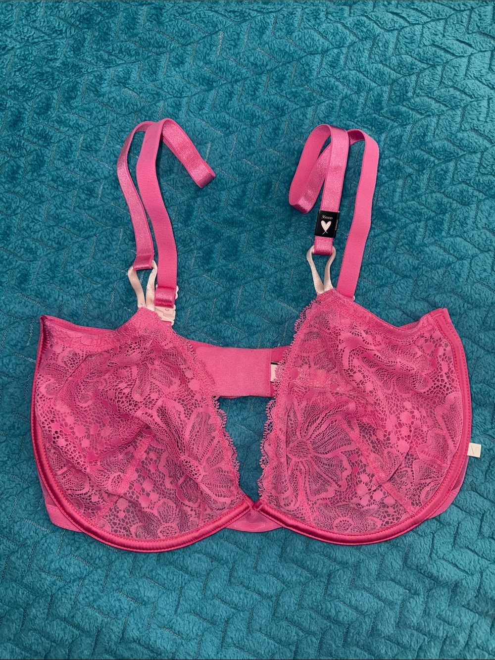 🆕 Victoria's Secret 🩷🩷🩷 Lace Unlined Demi Underwire Bra - 🩷🩷🩷 Hot Pink - 36DDD